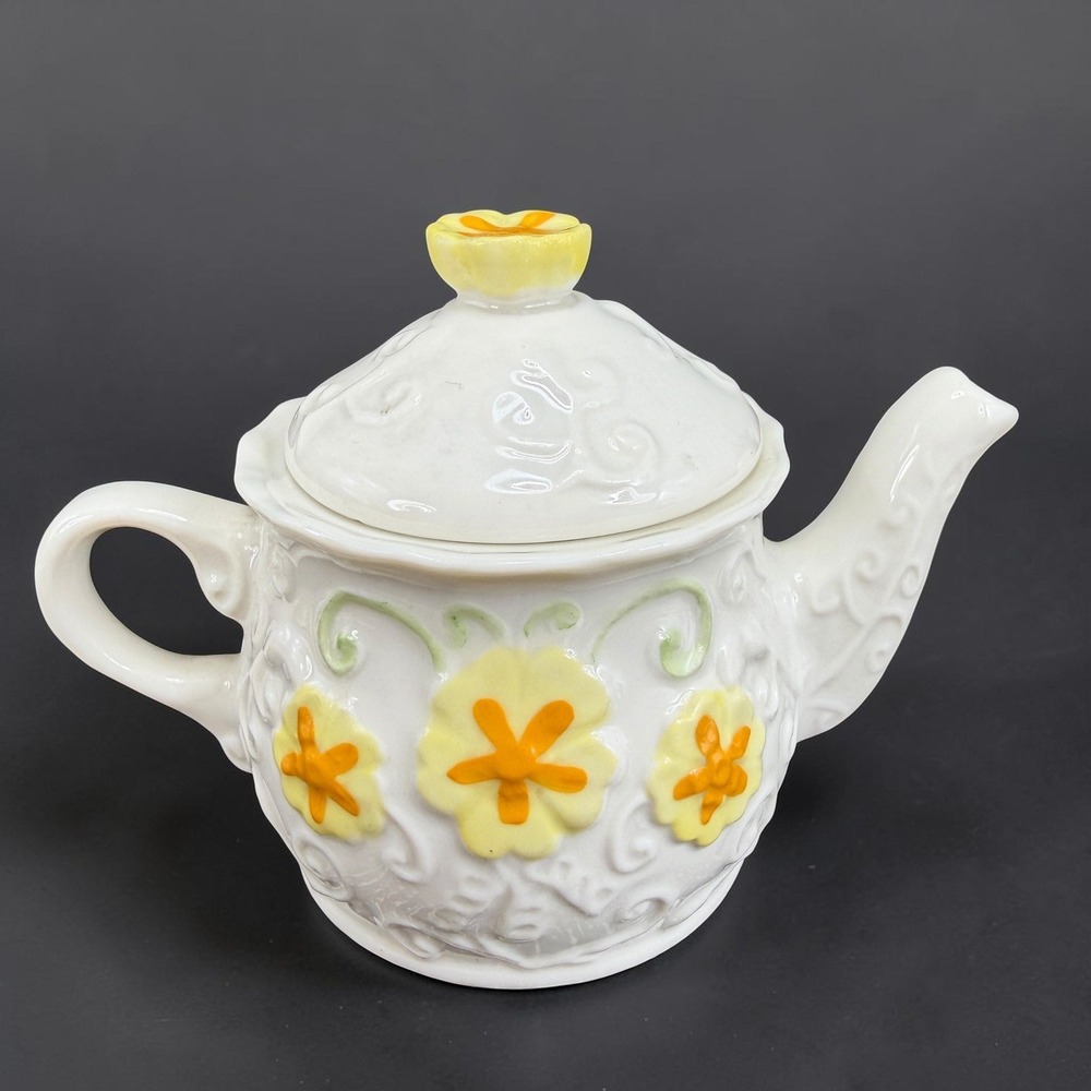 Belleek Ireland 10th Anniversary Show Mini Teapot Floral White Porcelain 2004